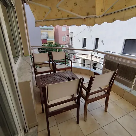 Sandras Modern 公寓 *