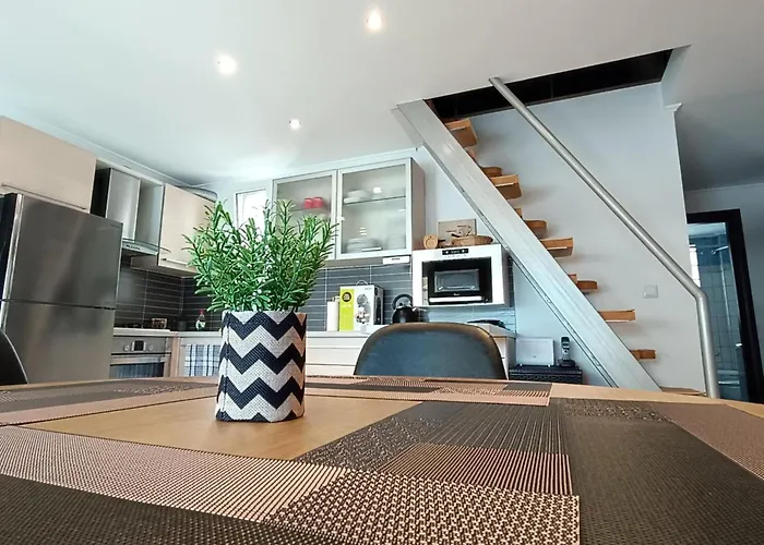 Sandras Modern Apartment